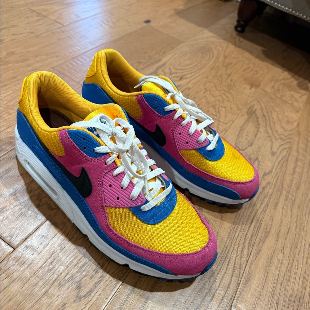 Nike AM90